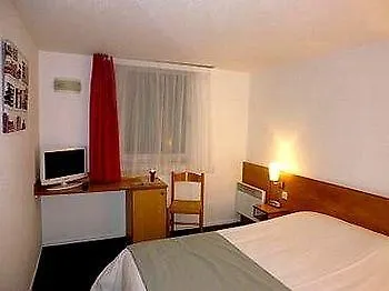 Hostellerie Des Enclos Hotel 4*